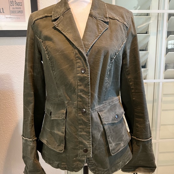BN Free People Distressed Ruffle Jacket M - Picture 2 of 14